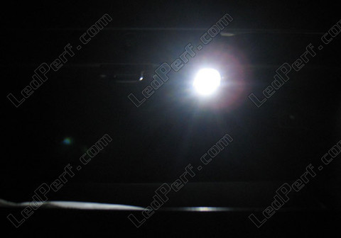 LED hansikaslokero Subaru Impreza GD GG