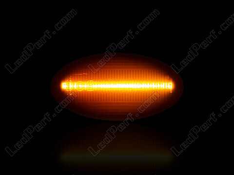Dynaamisten LED-sivuvilkutjen maksimaalinen valaistus Suzuki Jimny