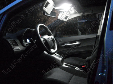 LED ohjaamo Toyota Auris MK1