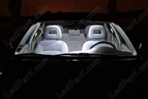 LED kattovalaisin Toyota Avensis MK1