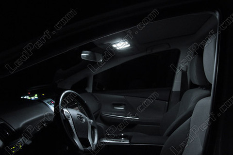 LED etukattovalo Toyota Prius