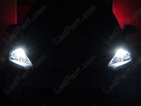 LED parkkivalot xenon valkoinen Toyota Prius