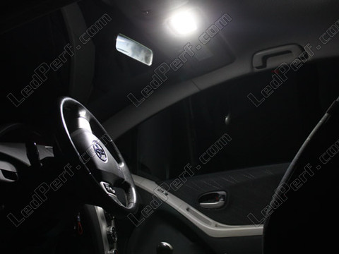 LED etukattovalo Toyota Yaris 2
