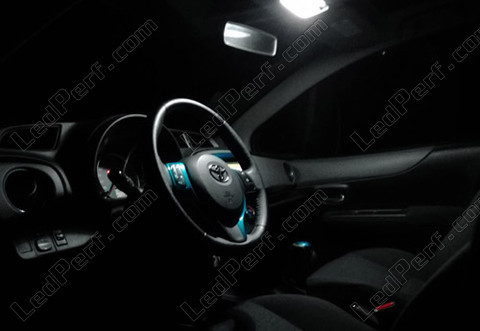 LED kattovalaisin Toyota Yaris 3