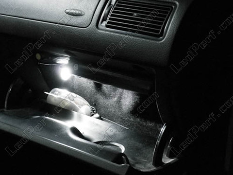 LED hansikaslokero Volkswagen Golf 4