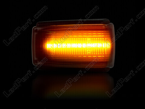 Dynaamisten LED-sivuvilkutjen maksimaalinen valaistus Volvo C70