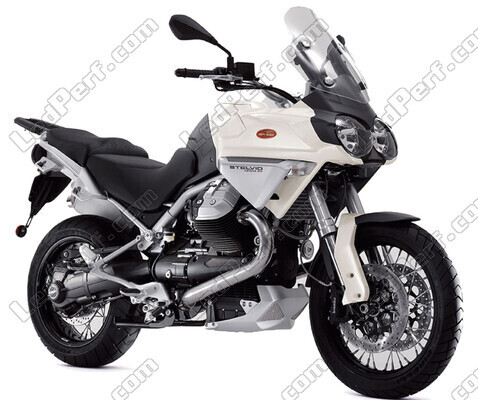 Moottoripyörä Moto-Guzzi Stelvio 1200 (2008 - 2010)