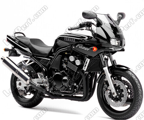 Moottoripyörä Yamaha FZS 600 Fazer (MK1) (1998 - 2001)