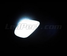 Ylellinen LED-sisustuspaketti (puhtaan valkoinen) Renault Clio 2 -mallille vaihe 1