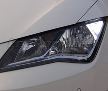 LED-päiväajovalopaketti (xenon valkoinen) Seat Leon 3 (5F) -mallille