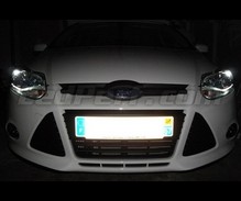 LED-parkkivalopaketti (xenon valkoinen) Ford Focus MK3 -mallille